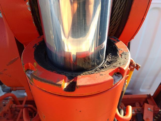 キャンター 　クレーン付平ボディ　上物古河ユニック製　４段ブーム　ラジコン付（無線）　２．３ｔ吊　リアジャッキ付　フックイン　ショートボディ　積載２ｔ　荷台寸法２４５×１６０×３８　荷台床鉄板張り（30枚目）