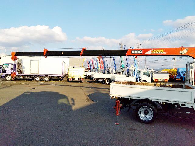 キャンター 　クレーン付平ボディ　上物古河ユニック製　４段ブーム　ラジコン付（無線）　２．３ｔ吊　リアジャッキ付　フックイン　ショートボディ　積載２ｔ　荷台寸法２４５×１６０×３８　荷台床鉄板張り（42枚目）