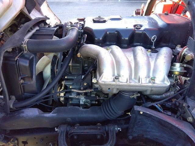 キャンター 　クレーン付平ボディ　上物古河ユニック製　４段ブーム　ラジコン付（無線）　２．３ｔ吊　リアジャッキ付　フックイン　ショートボディ　積載２ｔ　荷台寸法２４５×１６０×３８　荷台床鉄板張り（48枚目）