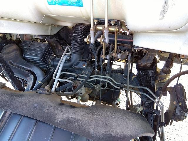 キャンター 　クレーン付平ボディ　上物古河ユニック製　４段ブーム　ラジコン付（無線）　２．３ｔ吊　リアジャッキ付　フックイン　ショートボディ　積載２ｔ　荷台寸法２４５×１６０×３８　荷台床鉄板張り（57枚目）