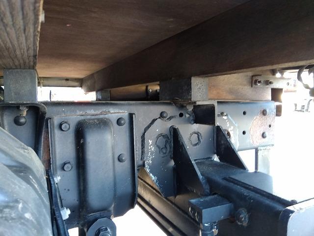 キャンター 　クレーン付平ボディ　上物古河ユニック製　４段ブーム　ラジコン付（無線）　２．３ｔ吊　リアジャッキ付　フックイン　ショートボディ　積載２ｔ　荷台寸法２４５×１６０×３８　荷台床鉄板張り（64枚目）