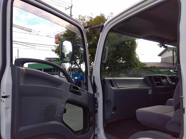 フォワード 　アルミウイング　上物日本フルハーフ　積載２．４ｔ　荷台寸６２４ｘ２４０ｘ２３９　ワイド６．２ｍボディ　荷台床木張り　ラッシングレール２段　極東開発製格納ＰＧ　ＰＧ寸１４６ｘ２４１　昇降荷重１０００ｋｇ（14枚目）