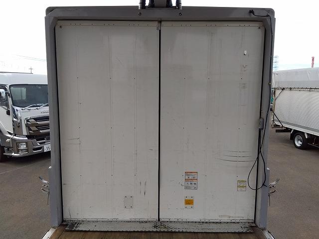 フォワード 　アルミウイング　上物日本フルハーフ　積載２．４ｔ　荷台寸６２４ｘ２４０ｘ２３９　ワイド６．２ｍボディ　荷台床木張り　ラッシングレール２段　極東開発製格納ＰＧ　ＰＧ寸１４６ｘ２４１　昇降荷重１０００ｋｇ（35枚目）