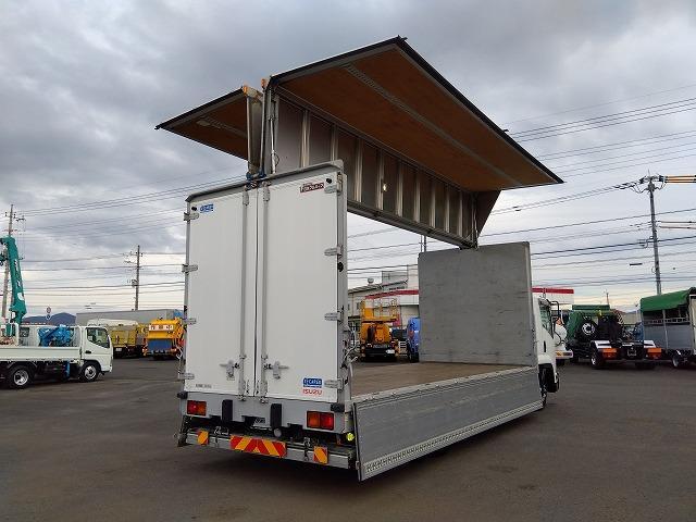 フォワード 　アルミウイング　上物日本フルハーフ　積載２．４ｔ　荷台寸６２４ｘ２４０ｘ２３９　ワイド６．２ｍボディ　荷台床木張り　ラッシングレール２段　極東開発製格納ＰＧ　ＰＧ寸１４６ｘ２４１　昇降荷重１０００ｋｇ（45枚目）
