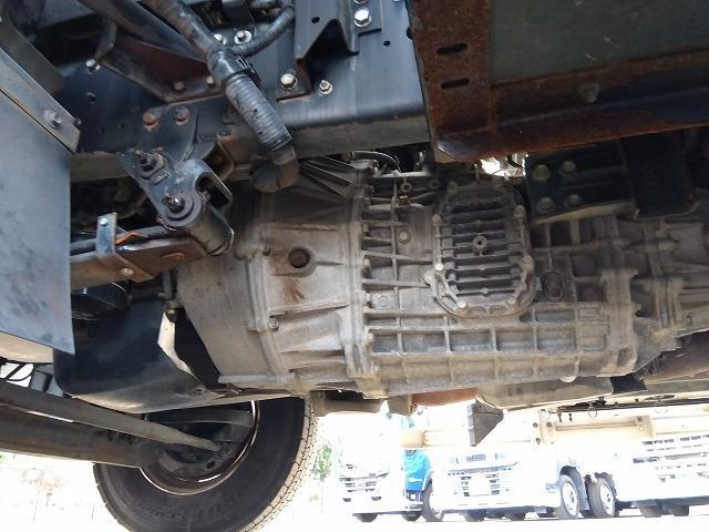 フォワード 　アルミウイング　上物日本フルハーフ　積載２．４ｔ　荷台寸６２４ｘ２４０ｘ２３９　ワイド６．２ｍボディ　荷台床木張り　ラッシングレール２段　極東開発製格納ＰＧ　ＰＧ寸１４６ｘ２４１　昇降荷重１０００ｋｇ（60枚目）