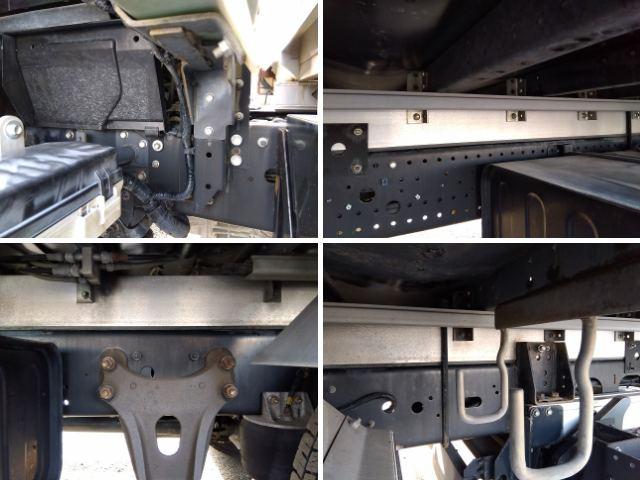 フォワード 　アルミウイング　上物日本フルハーフ　積載２．４ｔ　荷台寸６２４ｘ２４０ｘ２３９　ワイド６．２ｍボディ　荷台床木張り　ラッシングレール２段　極東開発製格納ＰＧ　ＰＧ寸１４６ｘ２４１　昇降荷重１０００ｋｇ（67枚目）