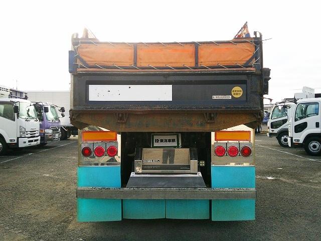 ギガ 　大型ダンプ　上物新明和製　積載８ｔ　荷台寸５０９ｘ２１９ｘ４６　５１０ｘ２２０ボディ　電動コボレーン付（３方開）　リターダー付　燃焼装置無　４００馬力　カスタム仕様　ＥＴＣ通電確認済み　メッキパーツ（9枚目）