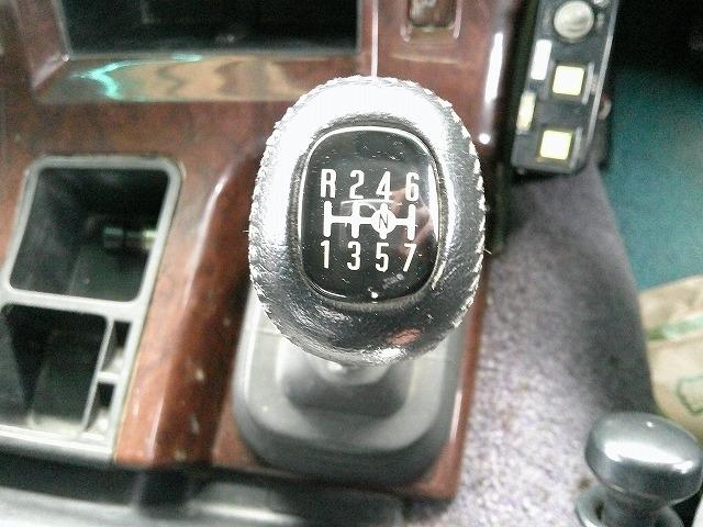 ギガ 　大型ダンプ　上物新明和製　積載８ｔ　荷台寸５０９ｘ２１９ｘ４６　５１０ｘ２２０ボディ　電動コボレーン付（３方開）　リターダー付　燃焼装置無　４００馬力　カスタム仕様　ＥＴＣ通電確認済み　メッキパーツ（13枚目）