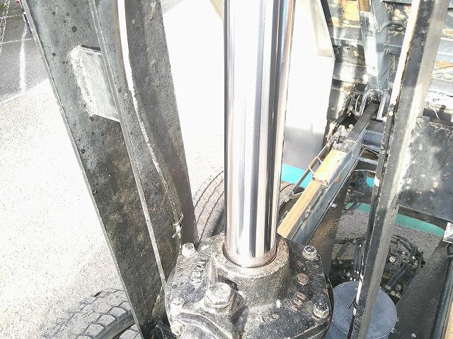 ギガ 　大型ダンプ　上物新明和製　積載８ｔ　荷台寸５０９ｘ２１９ｘ４６　５１０ｘ２２０ボディ　電動コボレーン付（３方開）　リターダー付　燃焼装置無　４００馬力　カスタム仕様　ＥＴＣ通電確認済み　メッキパーツ（20枚目）