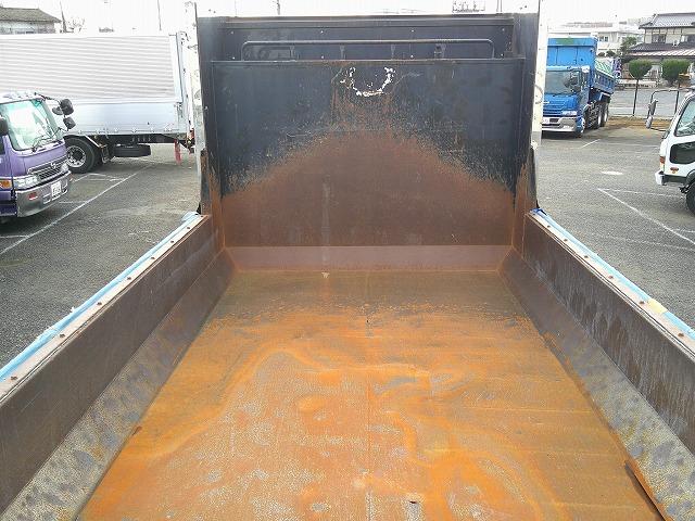 ギガ 　大型ダンプ　上物新明和製　積載８ｔ　荷台寸５０９ｘ２１９ｘ４６　５１０ｘ２２０ボディ　電動コボレーン付（３方開）　リターダー付　燃焼装置無　４００馬力　カスタム仕様　ＥＴＣ通電確認済み　メッキパーツ（23枚目）