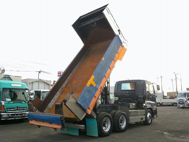 ギガ 　大型ダンプ　上物新明和製　積載８ｔ　荷台寸５０９ｘ２１９ｘ４６　５１０ｘ２２０ボディ　電動コボレーン付（３方開）　リターダー付　燃焼装置無　４００馬力　カスタム仕様　ＥＴＣ通電確認済み　メッキパーツ（32枚目）