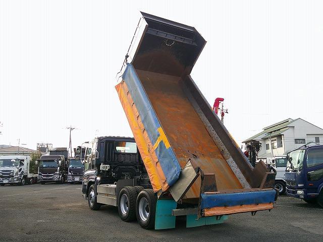 ギガ 　大型ダンプ　上物新明和製　積載８ｔ　荷台寸５０９ｘ２１９ｘ４６　５１０ｘ２２０ボディ　電動コボレーン付（３方開）　リターダー付　燃焼装置無　４００馬力　カスタム仕様　ＥＴＣ通電確認済み　メッキパーツ（34枚目）