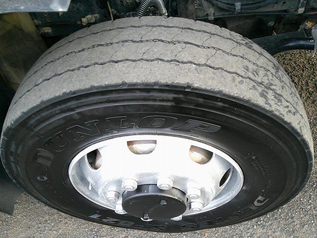 ギガ 　大型ダンプ　上物新明和製　積載８ｔ　荷台寸５０９ｘ２１９ｘ４６　５１０ｘ２２０ボディ　電動コボレーン付（３方開）　リターダー付　燃焼装置無　４００馬力　カスタム仕様　ＥＴＣ通電確認済み　メッキパーツ（59枚目）