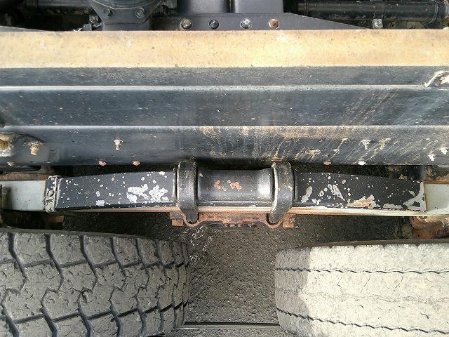 ギガ 　大型ダンプ　上物新明和製　積載８ｔ　荷台寸５０９ｘ２１９ｘ４６　５１０ｘ２２０ボディ　電動コボレーン付（３方開）　リターダー付　燃焼装置無　４００馬力　カスタム仕様　ＥＴＣ通電確認済み　メッキパーツ（64枚目）