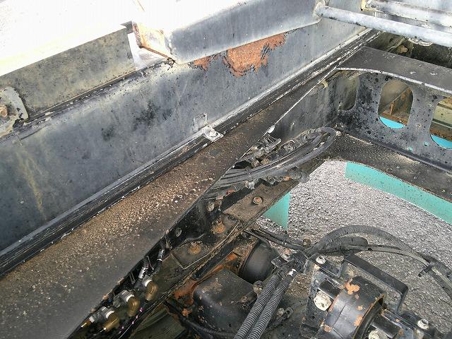 ギガ 　大型ダンプ　上物新明和製　積載８ｔ　荷台寸５０９ｘ２１９ｘ４６　５１０ｘ２２０ボディ　電動コボレーン付（３方開）　リターダー付　燃焼装置無　４００馬力　カスタム仕様　ＥＴＣ通電確認済み　メッキパーツ（66枚目）