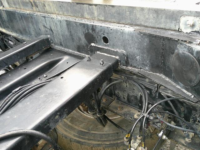 ギガ 　大型ダンプ　上物新明和製　積載８ｔ　荷台寸５０９ｘ２１９ｘ４６　５１０ｘ２２０ボディ　電動コボレーン付（３方開）　リターダー付　燃焼装置無　４００馬力　カスタム仕様　ＥＴＣ通電確認済み　メッキパーツ（69枚目）