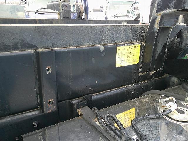 ギガ 　大型ダンプ　上物新明和製　積載８ｔ　荷台寸５０９ｘ２１９ｘ４６　５１０ｘ２２０ボディ　電動コボレーン付（３方開）　リターダー付　燃焼装置無　４００馬力　カスタム仕様　ＥＴＣ通電確認済み　メッキパーツ（71枚目）