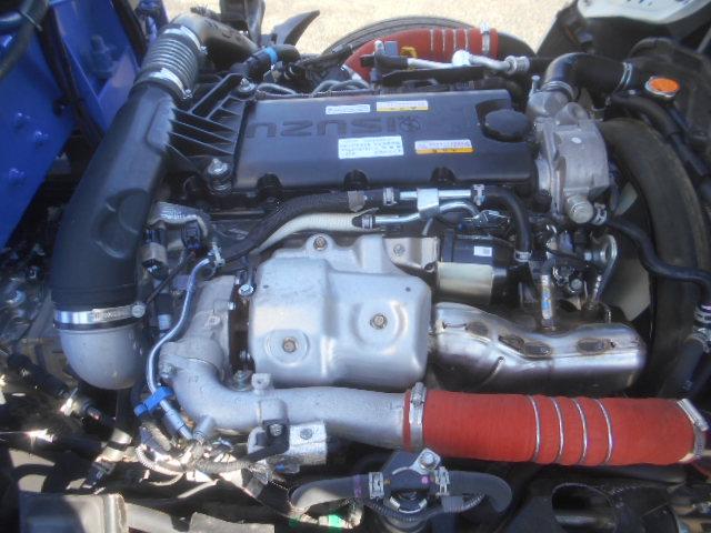 エルフトラック 　クレーン付平ボディ　上物タダノクレーン　３段ブーム　ラジコン付（無線）　フックイン　２．６ｔ吊　標準ロングボディ　積載２ｔ　荷台寸法３７０×１７９×３８　荷台床鉄板張り　内フック５対　鳥居工具箱付（47枚目）