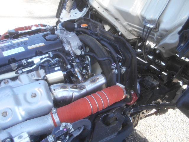 エルフトラック 　クレーン付平ボディ　上物タダノクレーン　３段ブーム　ラジコン付（無線）　フックイン　２．６ｔ吊　標準ロングボディ　積載２ｔ　荷台寸法３７０×１７９×３８　荷台床鉄板張り　内フック５対　鳥居工具箱付（48枚目）