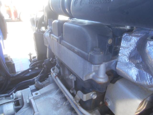 エルフトラック 　クレーン付平ボディ　上物タダノクレーン　３段ブーム　ラジコン付（無線）　フックイン　２．６ｔ吊　標準ロングボディ　積載２ｔ　荷台寸法３７０×１７９×３８　荷台床鉄板張り　内フック５対　鳥居工具箱付（58枚目）