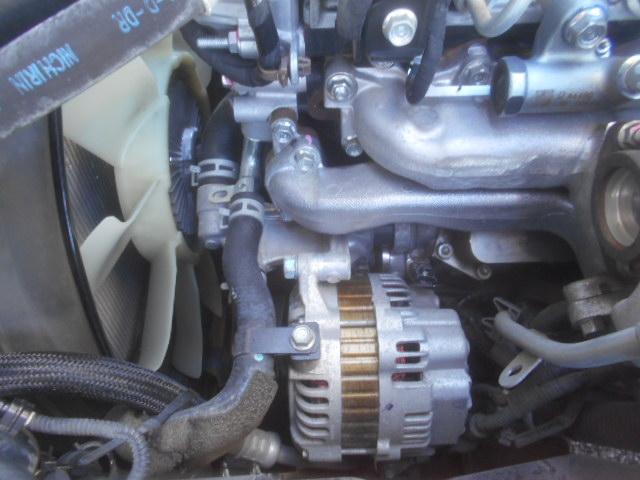 エルフトラック 　クレーン付平ボディ　上物タダノクレーン　３段ブーム　ラジコン付（無線）　フックイン　２．６ｔ吊　標準ロングボディ　積載２ｔ　荷台寸法３７０×１７９×３８　荷台床鉄板張り　内フック５対　鳥居工具箱付（60枚目）