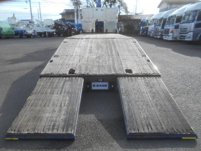 ギガ 　クレーン付ヒップリフター　上物タダノ製　ＺＥ５０５　５段ブーム　ラジコン付（無線）　２．９ｔ吊　フックイン　荷台花見台製　ＳＦ２５２　（無線ラジコン付）　ウインチ付　自動歩み　内フック　４軸低床（38枚目）