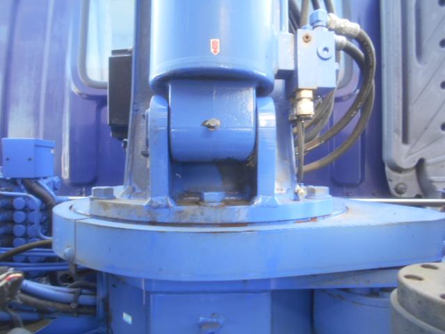 ギガ 　クレーン付ヒップリフター　上物タダノ製　ＺＥ５０５　５段ブーム　ラジコン付（無線）　２．９ｔ吊　フックイン　荷台花見台製　ＳＦ２５２　（無線ラジコン付）　ウインチ付　自動歩み　内フック　４軸低床（46枚目）