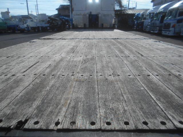 ギガ 　クレーン付ヒップリフター　上物タダノ製　ＺＥ５０５　５段ブーム　ラジコン付（無線）　２．９ｔ吊　フックイン　荷台花見台製　ＳＦ２５２　（無線ラジコン付）　ウインチ付　自動歩み　内フック　４軸低床（50枚目）