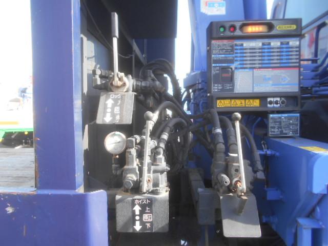 ギガ 　クレーン付ヒップリフター　上物タダノ製　ＺＥ５０５　５段ブーム　ラジコン付（無線）　２．９ｔ吊　フックイン　荷台花見台製　ＳＦ２５２　（無線ラジコン付）　ウインチ付　自動歩み　内フック　４軸低床（51枚目）