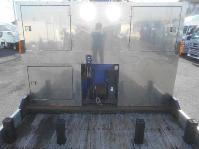 ギガ 　クレーン付ヒップリフター　上物タダノ製　ＺＥ５０５　５段ブーム　ラジコン付（無線）　２．９ｔ吊　フックイン　荷台花見台製　ＳＦ２５２　（無線ラジコン付）　ウインチ付　自動歩み　内フック　４軸低床（53枚目）