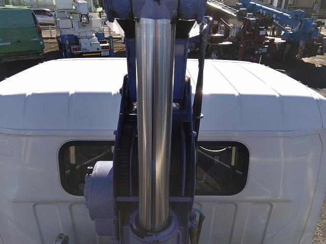 キャンター 　クレーン付平ボディ　上物タダノ製　４段ブーム　ラジコン付（無線）　フックイン　２．９ｔ吊り　差し違いアウトリガー　ワイドロングボディ　積載３．８ｔ　荷台寸法３７４×１９８×３４　荷台床木張り　内フック（32枚目）