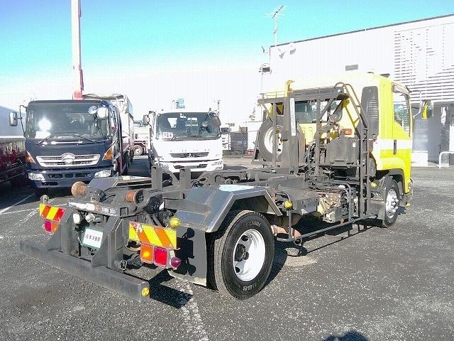 フォワード コンテナ専用車(アームロール) 上物新明和製 ツインホイスト 積載3.85t ベッド付 240馬力 カラーバックモニター有 6速ミッション 走行19万km台(6枚目)