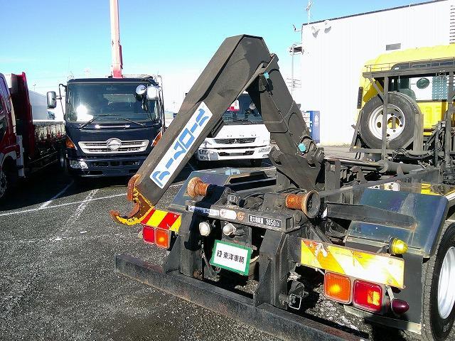 フォワード コンテナ専用車(アームロール) 上物新明和製 ツインホイスト 積載3.85t ベッド付 240馬力 カラーバックモニター有 6速ミッション 走行19万km台(28枚目)