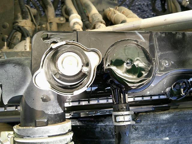 フォワード コンテナ専用車(アームロール) 上物新明和製 ツインホイスト 積載3.85t ベッド付 240馬力 カラーバックモニター有 6速ミッション 走行19万km台(40枚目)