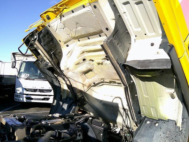 フォワード コンテナ専用車(アームロール) 上物新明和製 ツインホイスト 積載3.85t ベッド付 240馬力 カラーバックモニター有 6速ミッション 走行19万km台(48枚目)