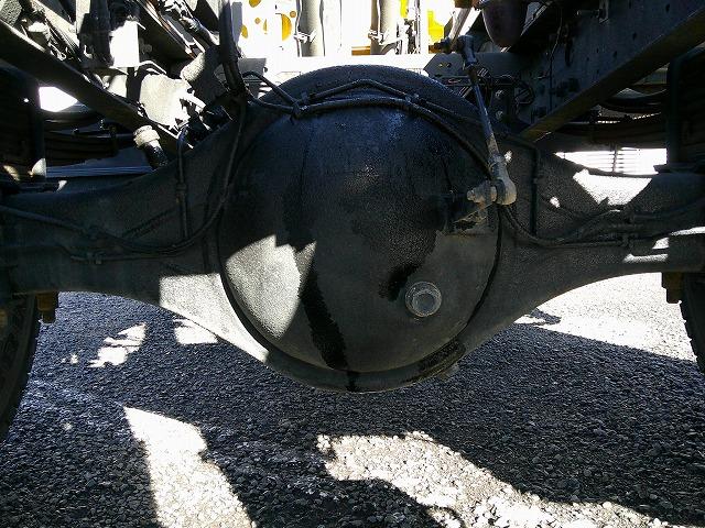 フォワード コンテナ専用車(アームロール) 上物新明和製 ツインホイスト 積載3.85t ベッド付 240馬力 カラーバックモニター有 6速ミッション 走行19万km台(61枚目)