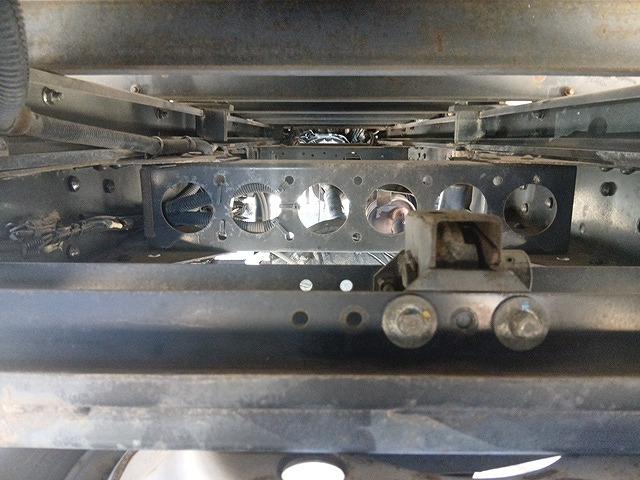 エルフトラック 　冷蔵冷凍車　上物東プレ製　上物型式ＸＬ２２ＨＱＣ－Ｑ　－５℃設定　スタンバイ付（コード無し）　荷台寸法３５９×１７６×１７７　荷台床ステンレス張り　積載２ｔ　水抜き穴有　バックモニター付き（68枚目）