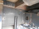 　アルミブロック平ボディ　４軸低床　積載１３．９ｔ　荷台寸法９５２ｘ２４０ｘ５９　荷台床板張り　総輪エアサス　内フック９対　中央１１個　引出しフック１８対　スタンションホール４カ所／３本（34枚目）