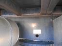 　アルミブロック平ボディ　４軸低床　積載１３．９ｔ　荷台寸法９５２ｘ２４０ｘ５９　荷台床板張り　総輪エアサス　内フック９対　中央１１個　引出しフック１８対　スタンションホール４カ所／３本（37枚目）