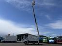 　高所作業車　上物アイチ製　上物型式ＳＨ１５Ｂ　地上高１４．６ｍ　電工仕様　ＦＲＰバケット　首振りバケット　自動格納機能　ウインチ付　トータルアワー５５７３ｈ　ユニットアワー１８３８ｈ（18枚目）