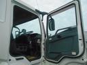　チップ運搬車　上物新明和製　スライドデッキ　積載１０．２ｔ　荷台内寸：９５０×２２９×２４５【約５２立米】　室内デッキ動作リモコン　７速ミッション　４軸低床　２５ｔ車　ターボ車　２６５／７０Ｒ１９．５（14枚目）