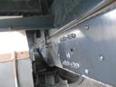 　チップ運搬車　上物新明和製　スライドデッキ　積載１０．２ｔ　荷台内寸：９５０×２２９×２４５【約５２立米】　室内デッキ動作リモコン　７速ミッション　４軸低床　２５ｔ車　ターボ車　２６５／７０Ｒ１９．５（60枚目）