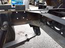 　低床ダンプ　上物新明和製　荷台寸法３０６ｘ１６０ｘ３２　積載２ｔ　４ナンバー　５速ミッション　走行１２．７万ｋｍ（55枚目）