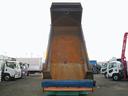 　大型ダンプ　上物新明和製　積載８ｔ　荷台寸５０９ｘ２１９ｘ４６　５１０ｘ２２０ボディ　電動コボレーン付（３方開）　リターダー付　燃焼装置無　４００馬力　カスタム仕様　ＥＴＣ通電確認済み　メッキパーツ（37枚目）