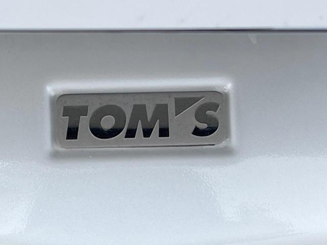 プリウス Ｓ　純正ナビ　バックカメラ　ドラレコ　Ｂｌｕｅｔｏｏｔｈ　スマートキー　ＨＩＤヘッドライト　クルーズコントロール　ＴＯＭ‘Ｓエアロ　オートライト　オートエアコン　純正１７インチアルミホイール　フォグライト（7枚目）