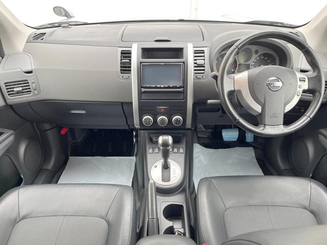 エクストレイル ２０Ｘ　ＳＤナビ　４ＷＤ　バックカメラ　合皮シート　スマートキー　ルーフレール　ＥＴＣ　オートライト　オートエアコン　純正１７インチアルミ　ＣＤ　ＤＶＤ再生　地デジ（2枚目）