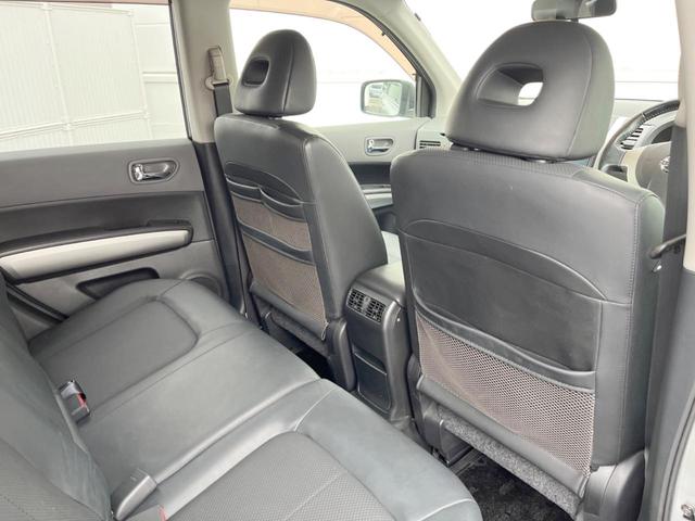 エクストレイル ２０Ｘ　ＳＤナビ　４ＷＤ　バックカメラ　合皮シート　スマートキー　ルーフレール　ＥＴＣ　オートライト　オートエアコン　純正１７インチアルミ　ＣＤ　ＤＶＤ再生　地デジ（50枚目）