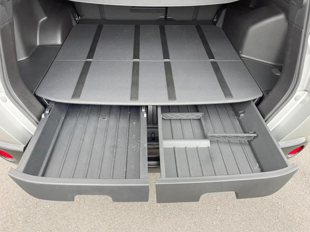 エクストレイル ２０Ｘ　ＳＤナビ　４ＷＤ　バックカメラ　合皮シート　スマートキー　ルーフレール　ＥＴＣ　オートライト　オートエアコン　純正１７インチアルミ　ＣＤ　ＤＶＤ再生　地デジ（53枚目）