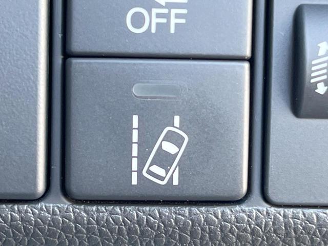 フィット 13G・F 純正SDナビ 衝突被害軽減システム レーダークルーズ バックカメラ スマートキー ビルトインETC オートエアコン CD(6枚目)