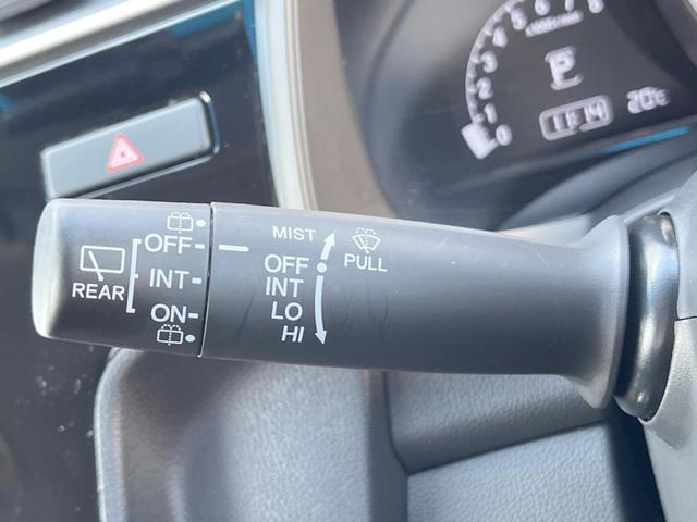 フィット 13G・F 純正SDナビ 衝突被害軽減システム レーダークルーズ バックカメラ スマートキー ビルトインETC オートエアコン CD(30枚目)